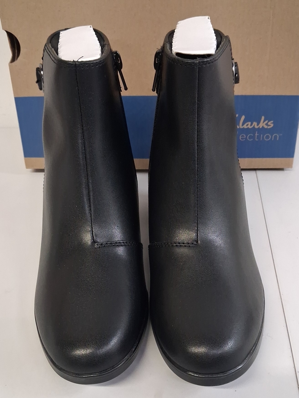 NWT Womens Clarks Emily2 Belle Black Leather Ankle Boots - Picture 2 of 6